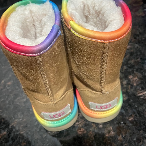 Uggs - Picture 1 of 2